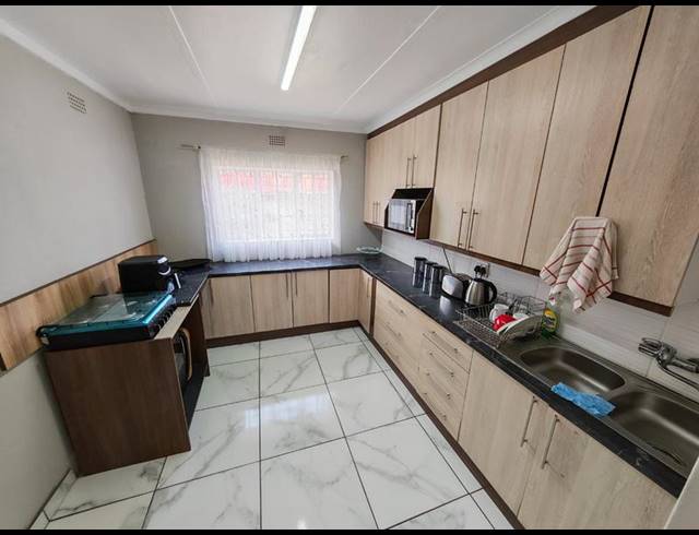 3 BEDROOM HOUSE FOR SALE IN VANDERBIJLPARK SW 5